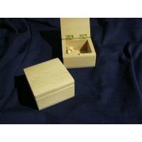 Шкатулка маленька, квадратна 80 мм.